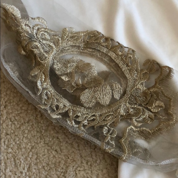 GET THE LOOK! Designer White Shift Dress - Picture 3 of 8